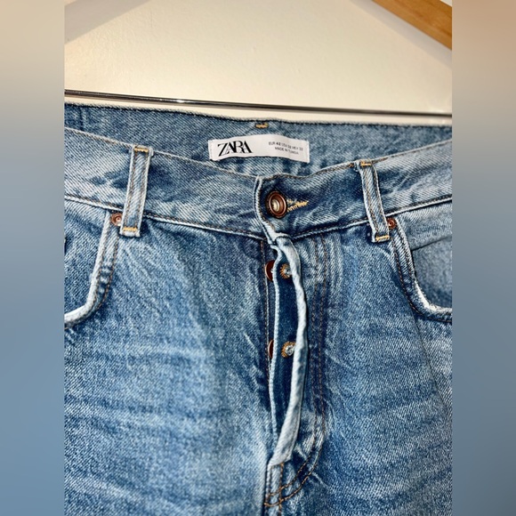 ZARA Distressed Denim Jeans w Cut Out Detail - Picture 3 of 6